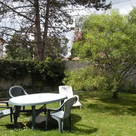 Le Clos Jolly, Location De Vacance à Aubin Sur