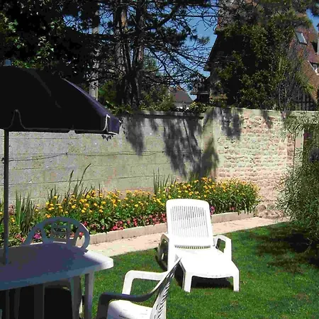 Prázdninový dům Le Clos Jolly, Location De Vacance A Aubin Sur
