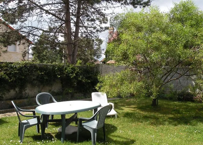 Le Clos Jolly, Location De Vacance A Aubin Sur