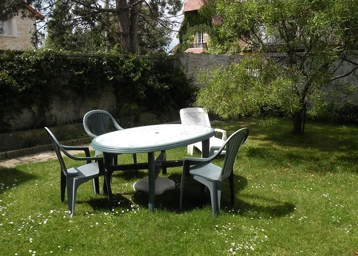 Le Clos Jolly, Location De Vacance A Aubin Sur Prázdninový dům